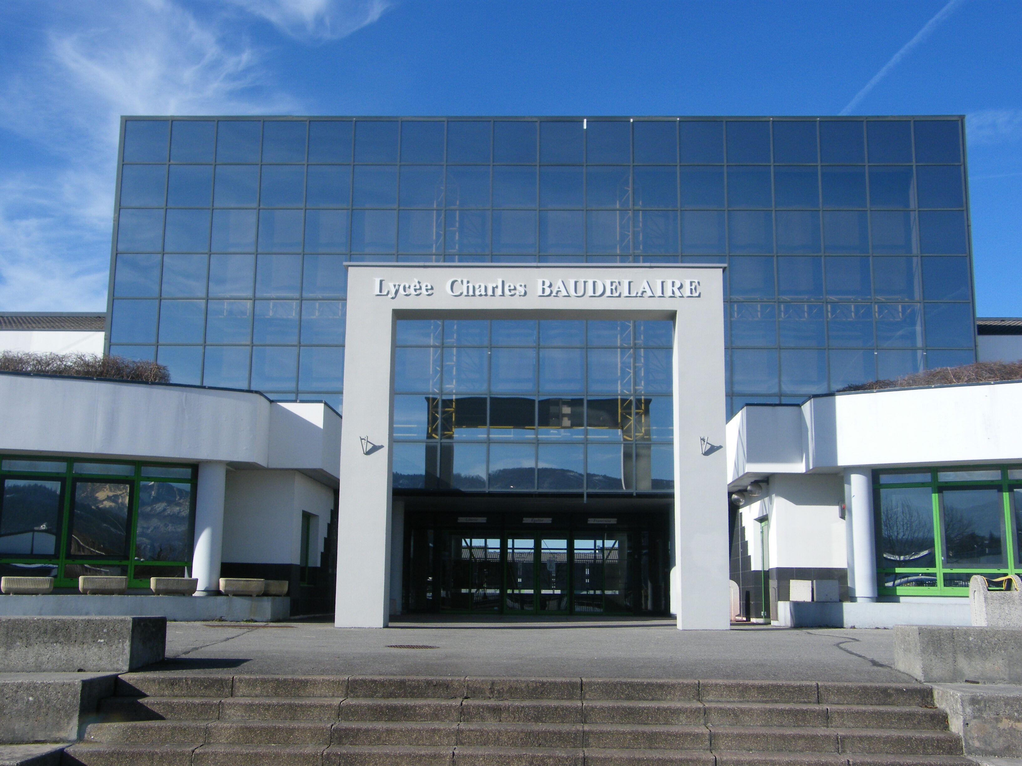 Auxiliaires de Puériculture - Lycée des Métiers Charles BAUDELAIRE - EVRY